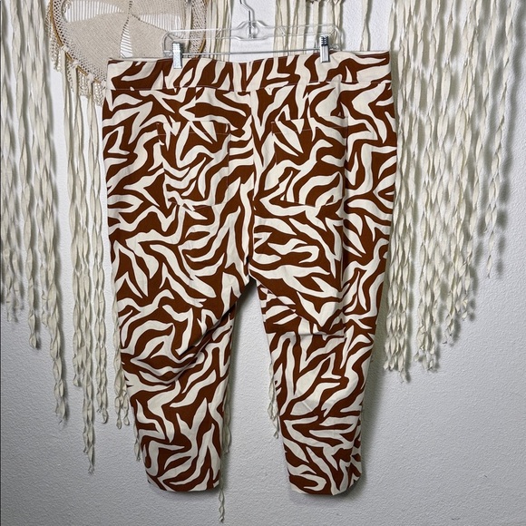 SPANX NWT/Petite On the Go Animal Print Sl Straight Ankle Pull On Pants 3X/P - Picture 5 of 13